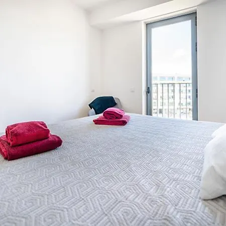 Bright & Spacious 2 Bed Flat 2 Bath W Garage In Marina Lagos