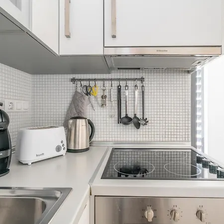 Bright & Spacious 2 Bed Flat 2 Bath W Garage In Marina Lagos