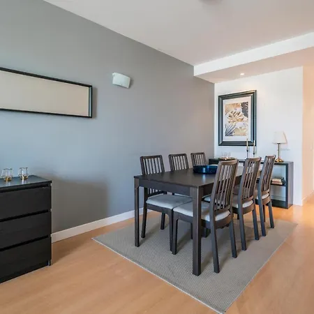 Bright & Spacious 2 Bed Flat 2 Bath W Garage In Marina Lagos